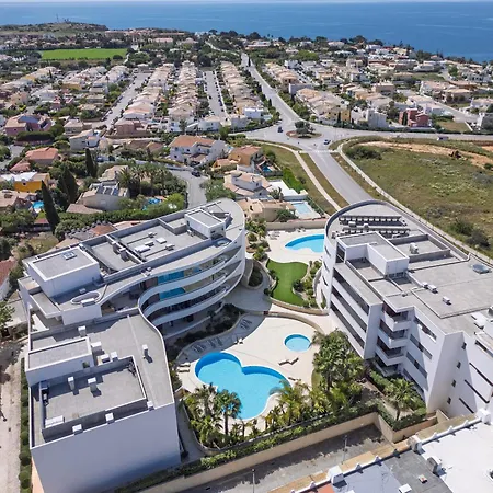 28 By Destination Algarve