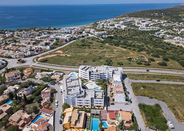 28 By Destination Algarve * Praia Da Luz