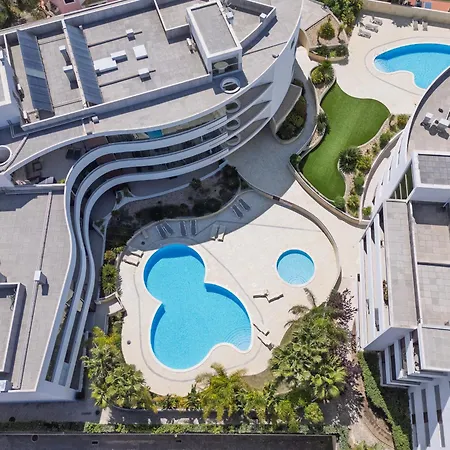 28 By Destination Algarve * Luz